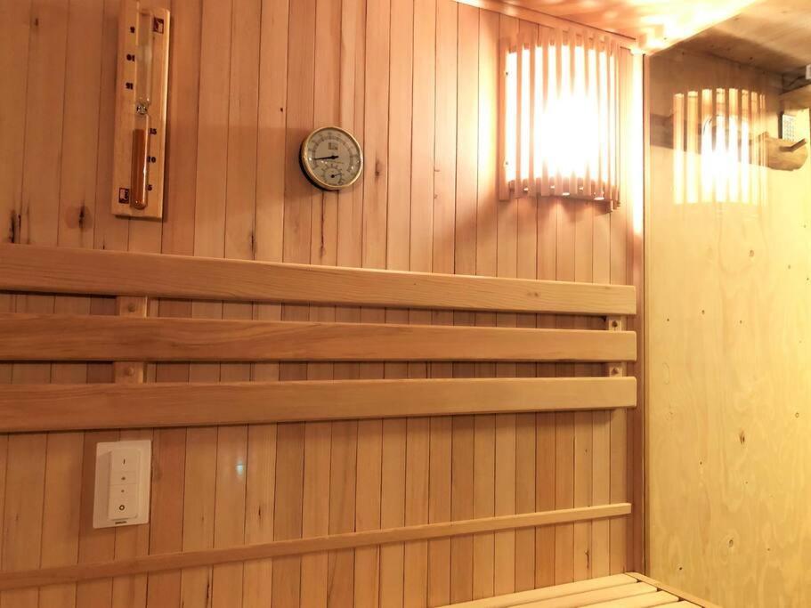 Casita - Sterneferienhaus Mit Garten, Sauna Und Wallbox Kirburg Exterior photo